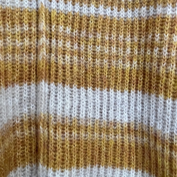 Madewell V Neck Sweater - Picture 3 of 3